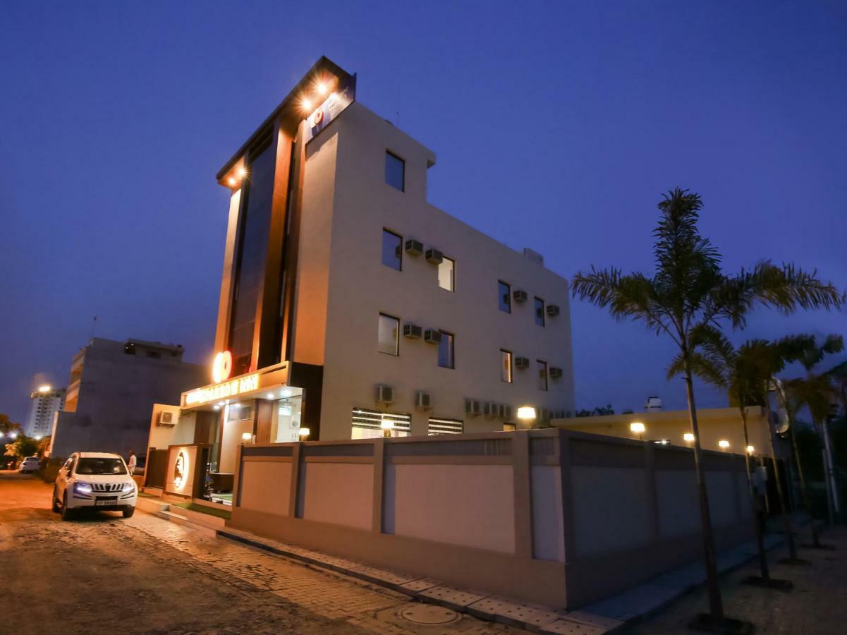 Hotel Grand Sparrow Inn Agra  Exteriör bild