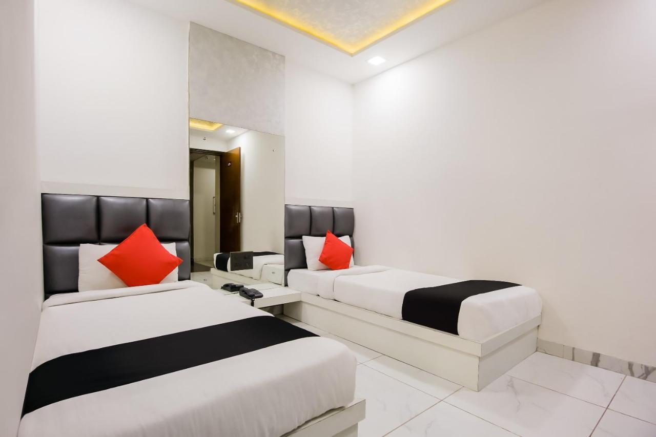 Hotel Grand Sparrow Inn Agra  Exteriör bild