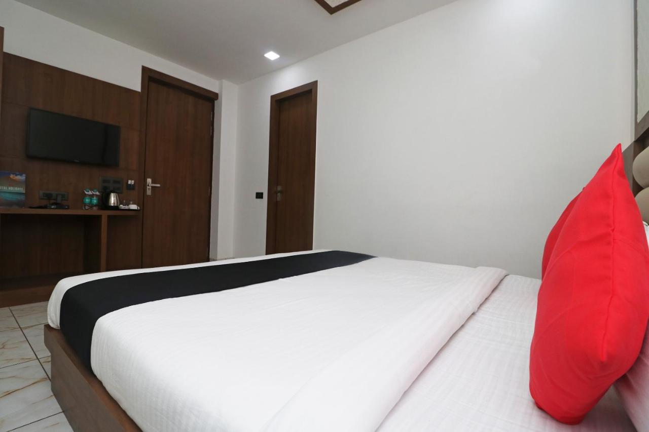 Hotel Grand Sparrow Inn Agra  Exteriör bild