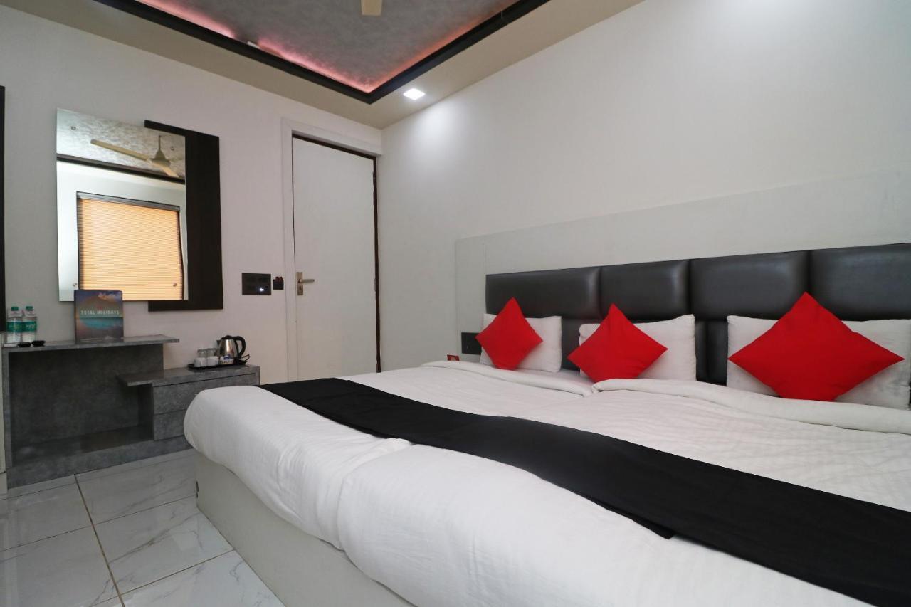 Hotel Grand Sparrow Inn Agra  Exteriör bild